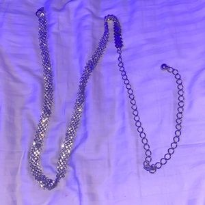 I’m selling a diamond belt. It’s in pretty okay conditions. Its really cute!!😢